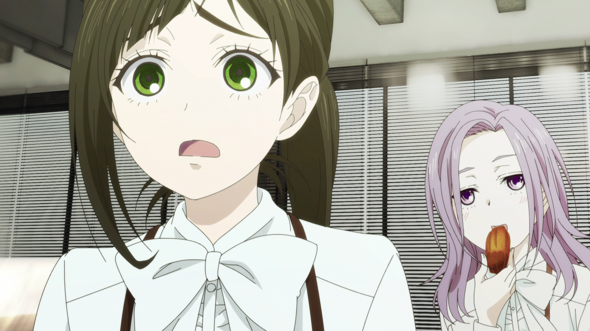 Кіт-господар сьогодні знову сумує