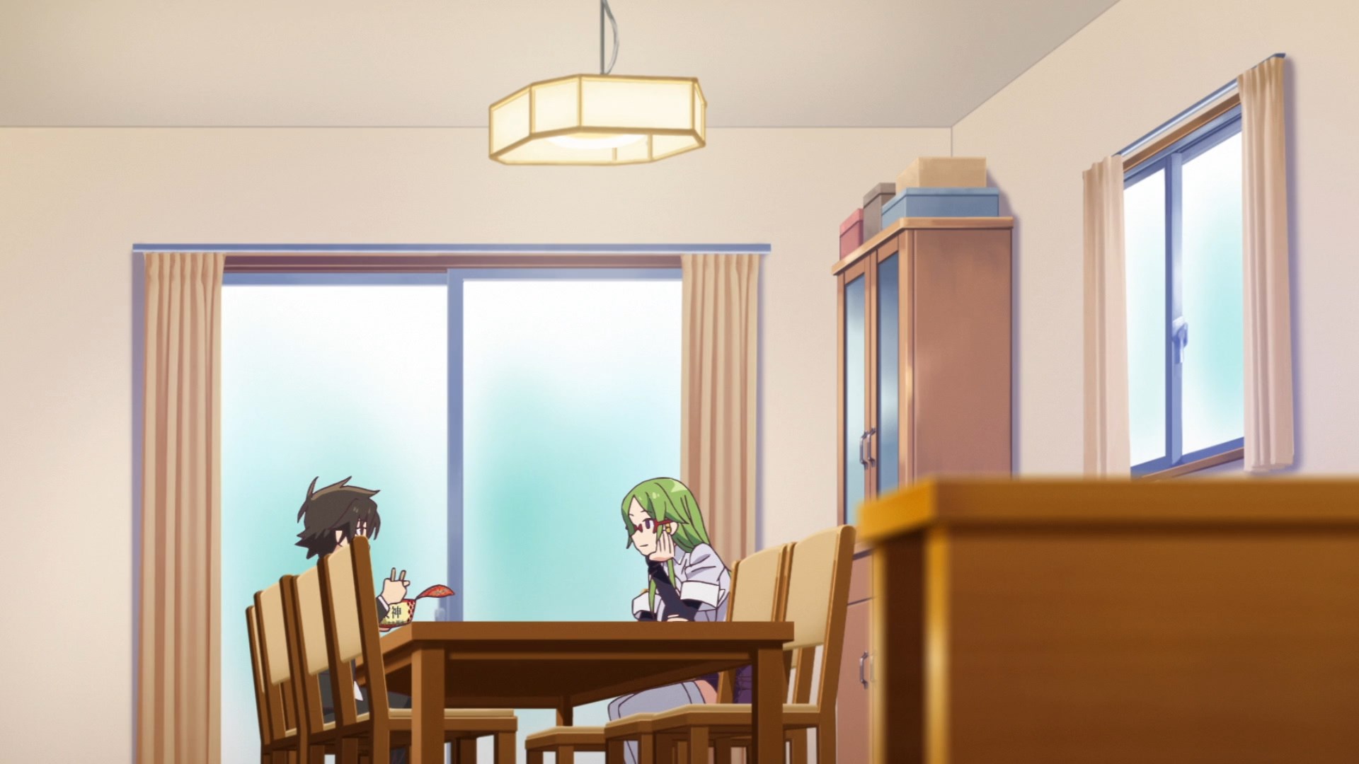 Пан покоївка в гуртожитку богинь