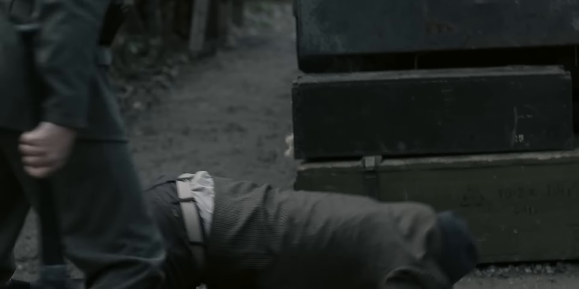 Хлопчик у лісі