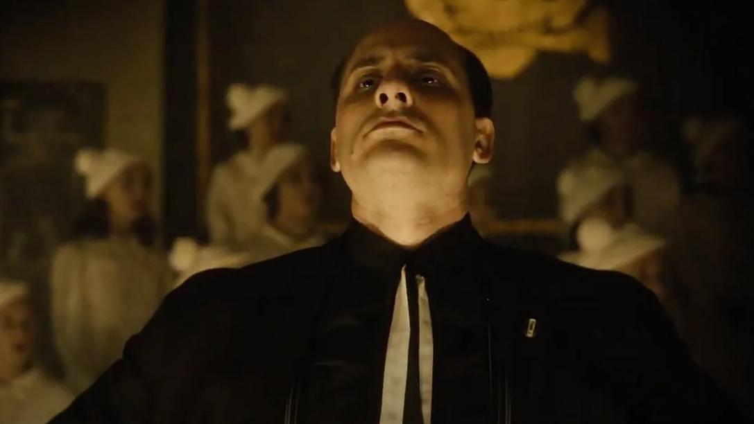 М. Син століття