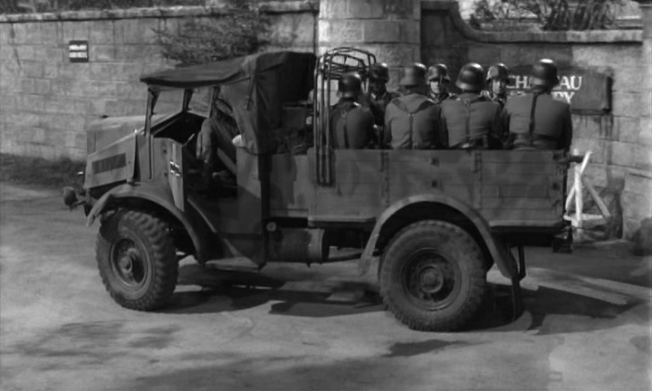 Містер Піткін в тилу ворога